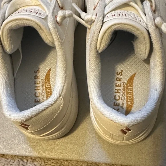 BOGO !!! Sketchers Arch Fit Arcade - Picture 5 of 14